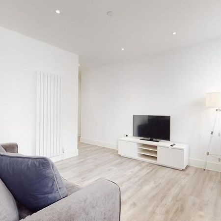Spacious Two Bedroom Apartment With Valley Views Abertillery Εξωτερικό φωτογραφία