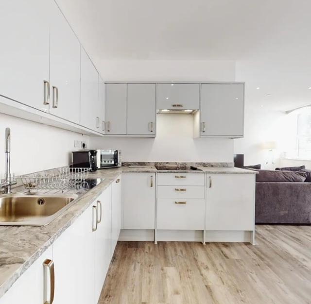 Spacious Two Bedroom Apartment With Valley Views Abertillery Εξωτερικό φωτογραφία