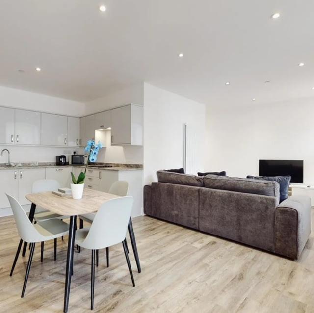 Spacious Two Bedroom Apartment With Valley Views Abertillery Εξωτερικό φωτογραφία