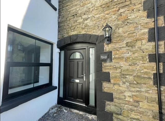 Spacious Two Bedroom Apartment With Valley Views Abertillery Εξωτερικό φωτογραφία